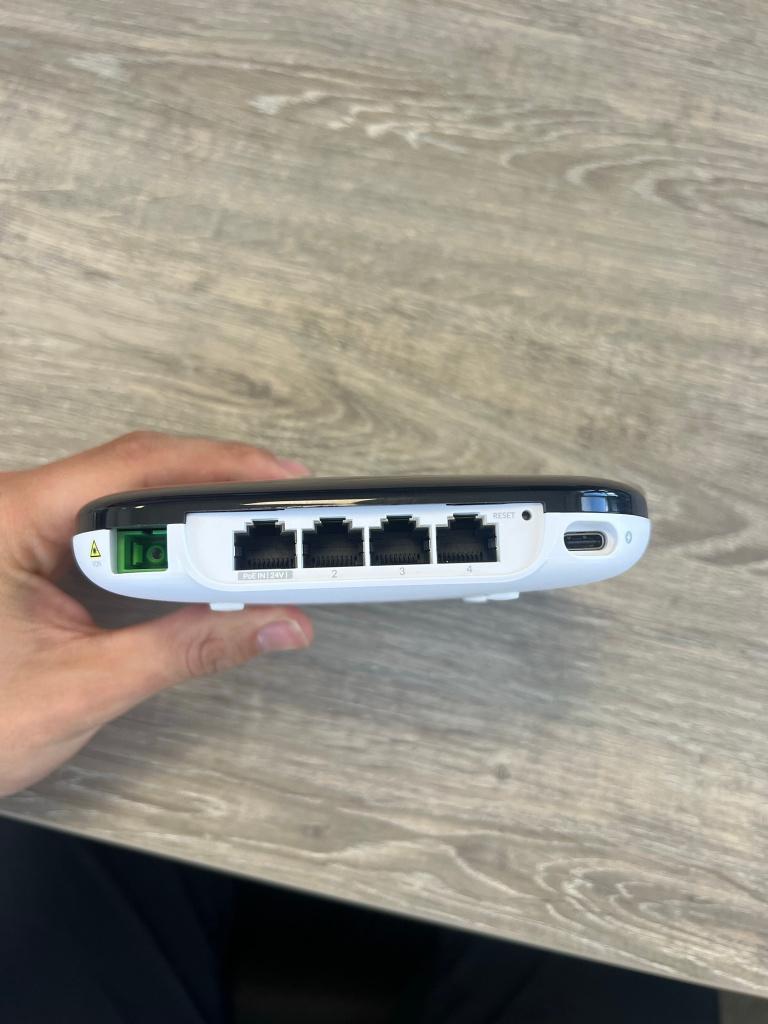 Ubiquiti UniFi Fiber WiFi 6, Ophalen of Verzenden, Gebruikt, Router, Ubiquiti Networks