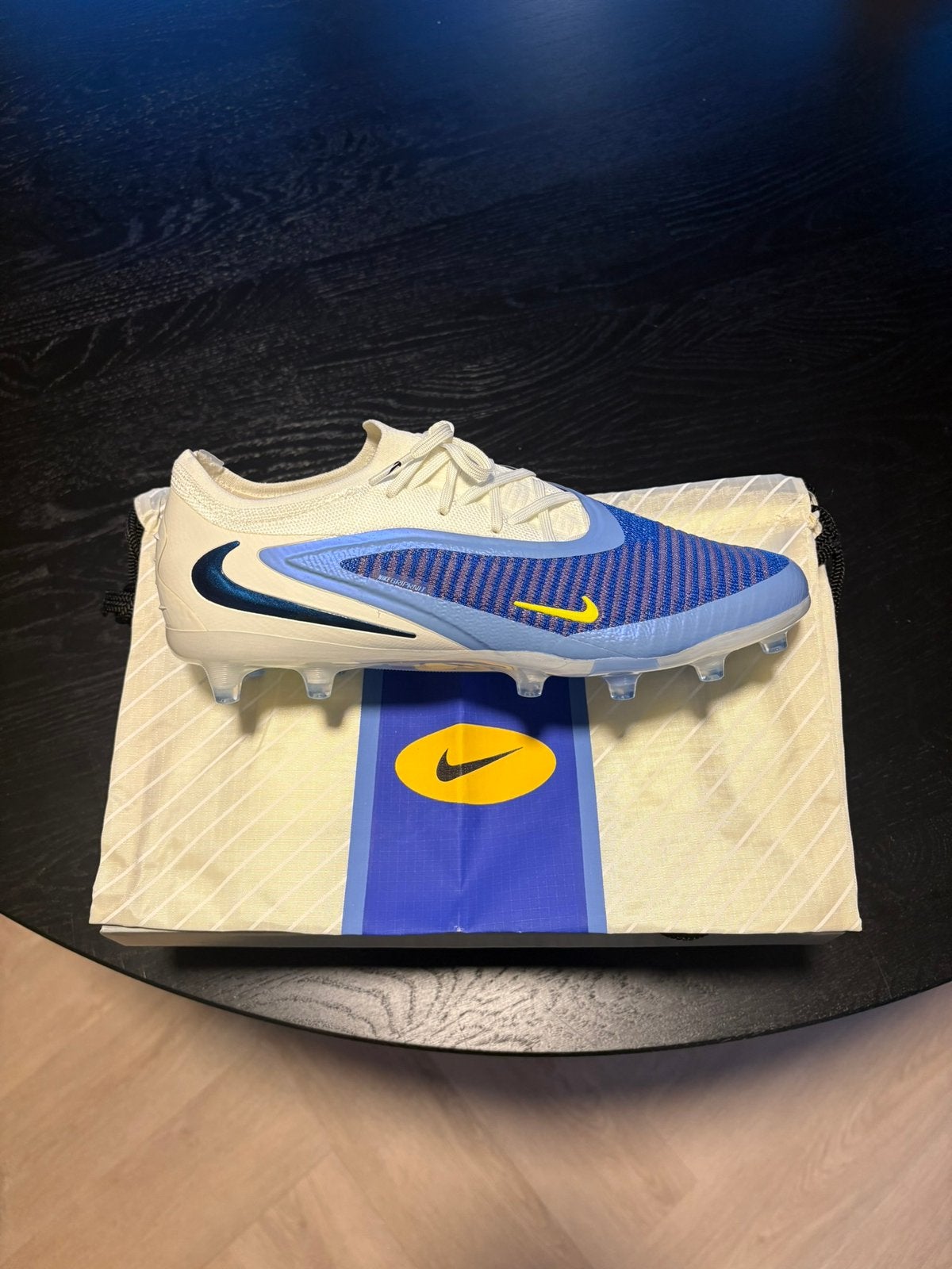 Nike Phantom 6 Low Elite AG 41,42, Maat XS of kleiner, Ophalen of Verzenden, Nieuw, Schoenen
