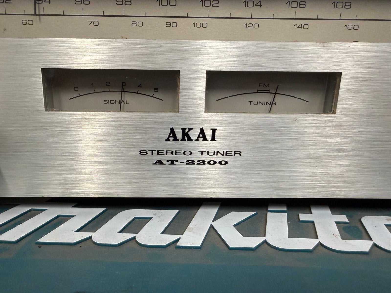 Akai Stereo Tuner AT-2200 - Vintage Audio, Ophalen of Verzenden, Gebruikt, Analoog