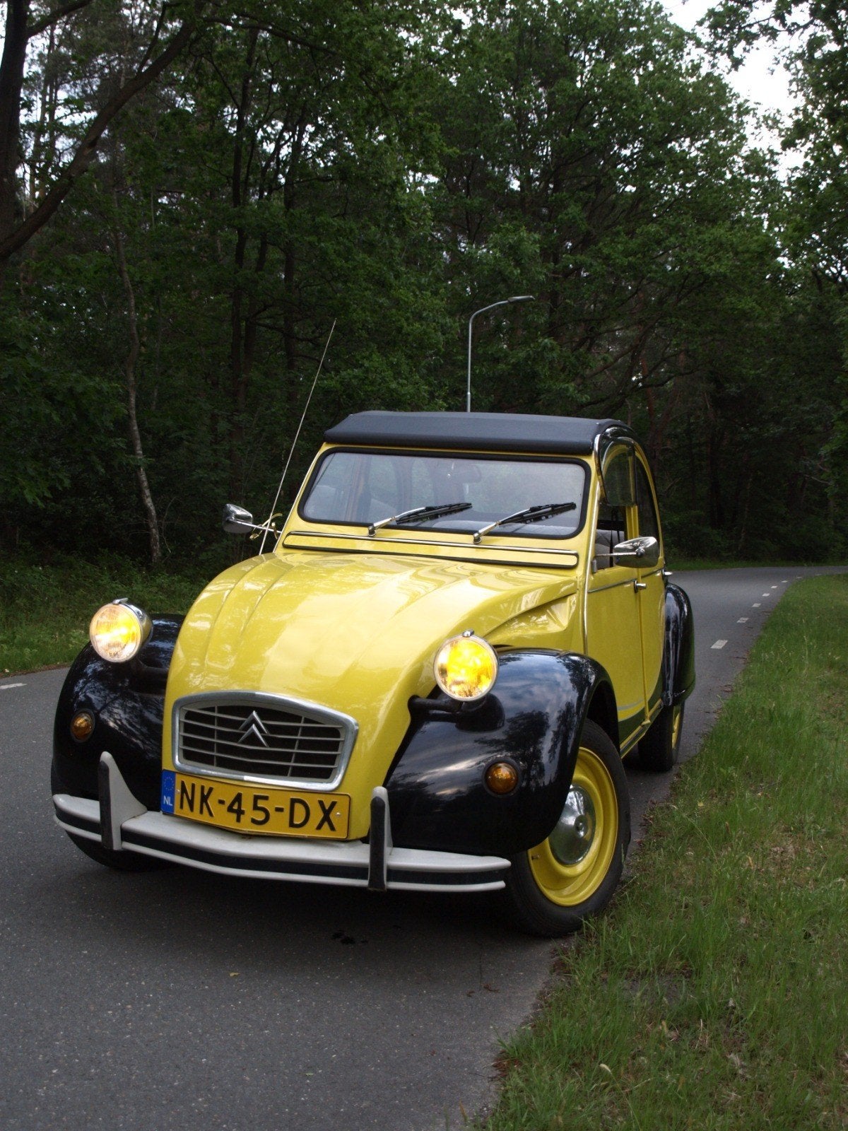 Citroën 2CV Charleston (geel/zwart) – goed rijdend en netjes, 602 cc, 2CV, 4 stoelen, Zwart