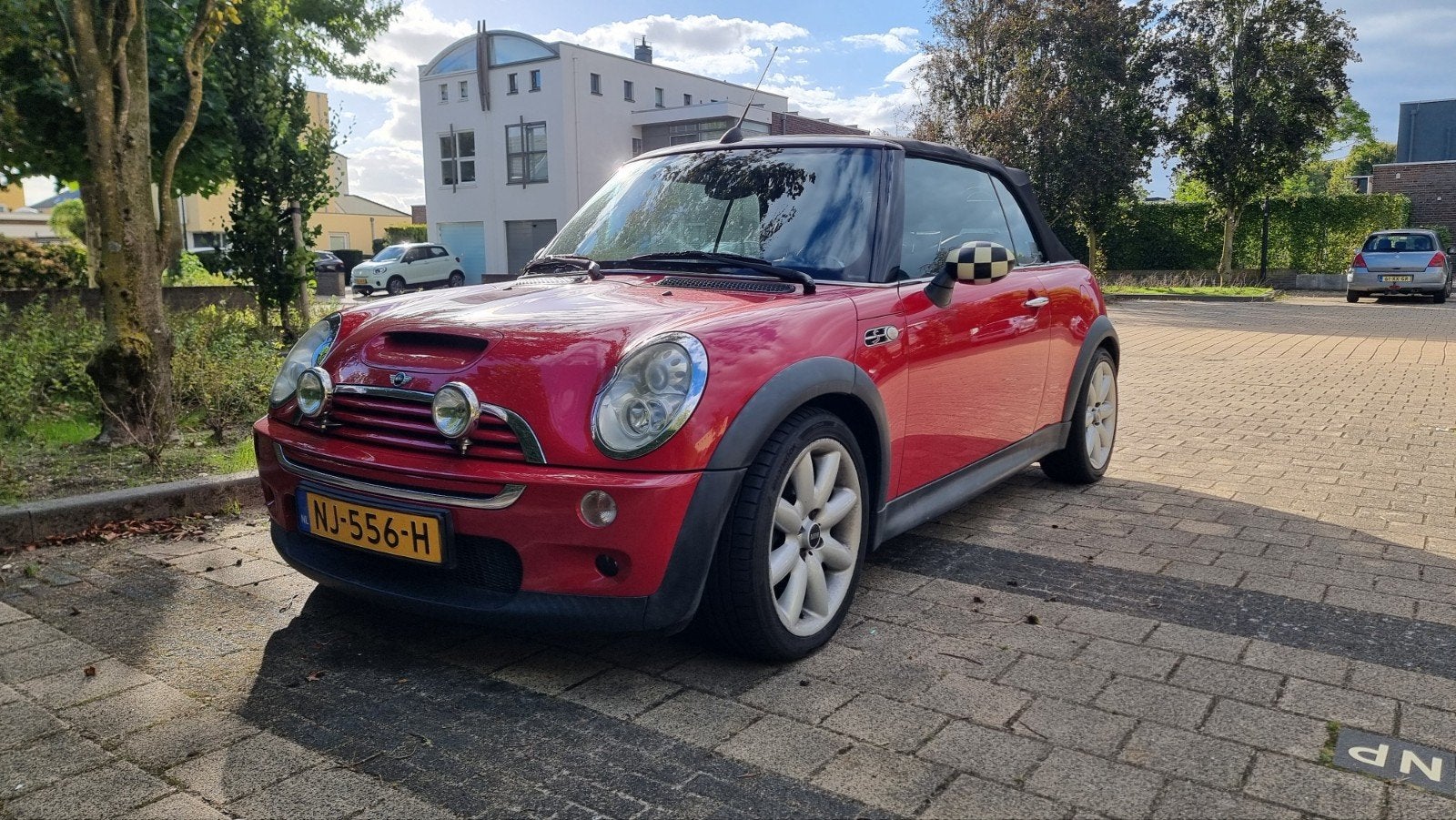 Mini 1.6 16V Cooper S Cabrio 2004 Rood, Auto's, Voorwielaandrijving, Zwart, 4 cilinders, Cabriolet