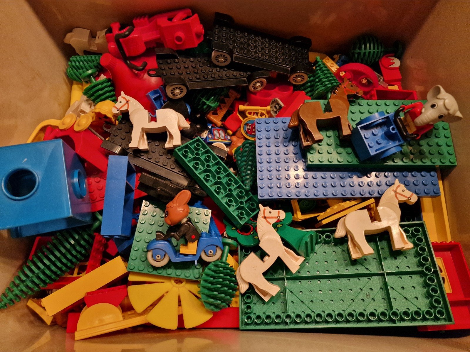aantal bakken vol lego blokjes en onderdelen, Ophalen of Verzenden, Gebruikt, Losse stenen, Lego