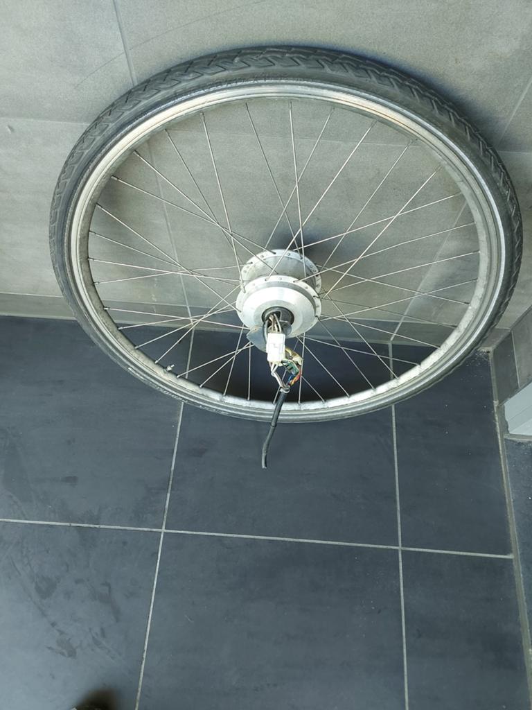 Voorwiel met motor voor elektrische fiets, Fietsen en Brommers, Fietsonderdelen, Gebruikt, Onbekend, Aluminium, Ophalen