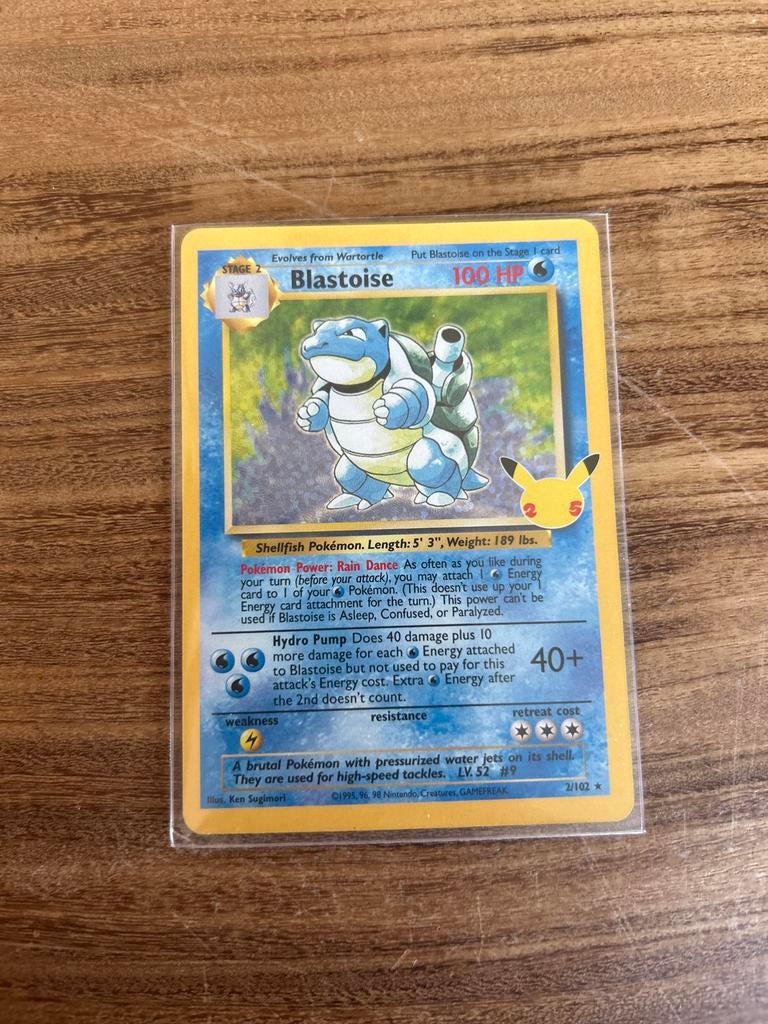 Blastoise Pokémon kaart 2/102, Hobby en Vrije tijd, Verzamelkaartspellen | Pokémon, Ophalen of Verzenden, Gebruikt, Losse kaart