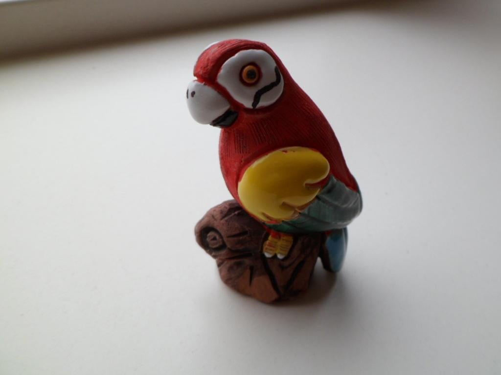 Beeldje papegaai 9 cm hoog, Ophalen of Verzenden, Zo goed als nieuw, Dier