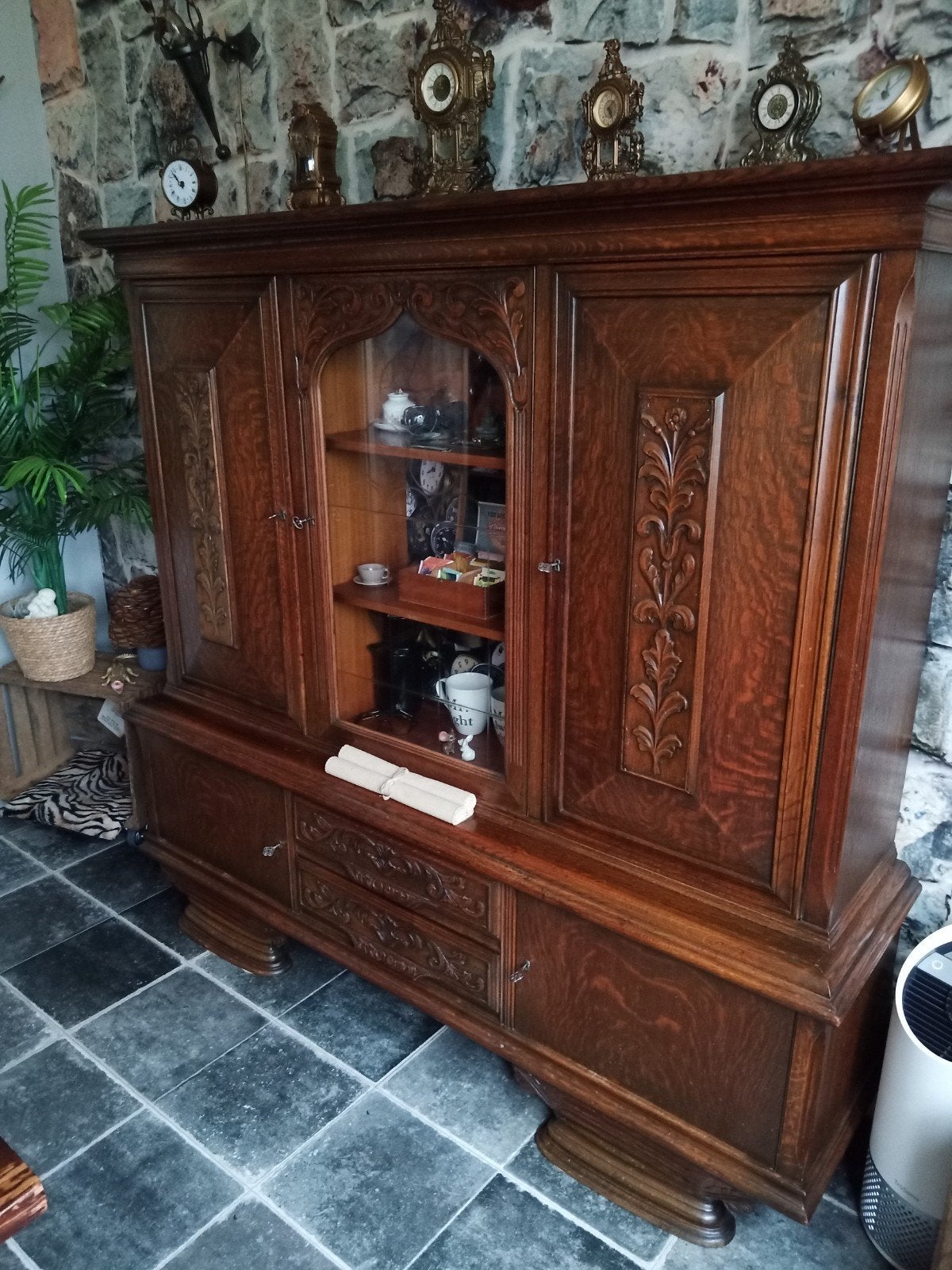 Antieke kast., Ophalen
