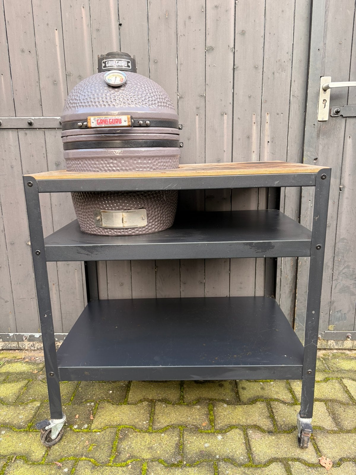 Grill Guru Compact met trolley & standaard, Ophalen, Gebruikt