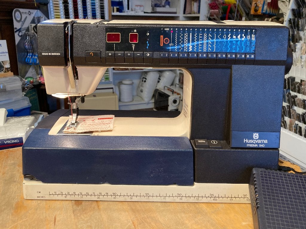 Husqvarna Prisma 940 computernaaimachine, Hobby en Vrije tijd, Naaimachines en Toebehoren, Gebruikt, Zweden, Ophalen of Verzenden