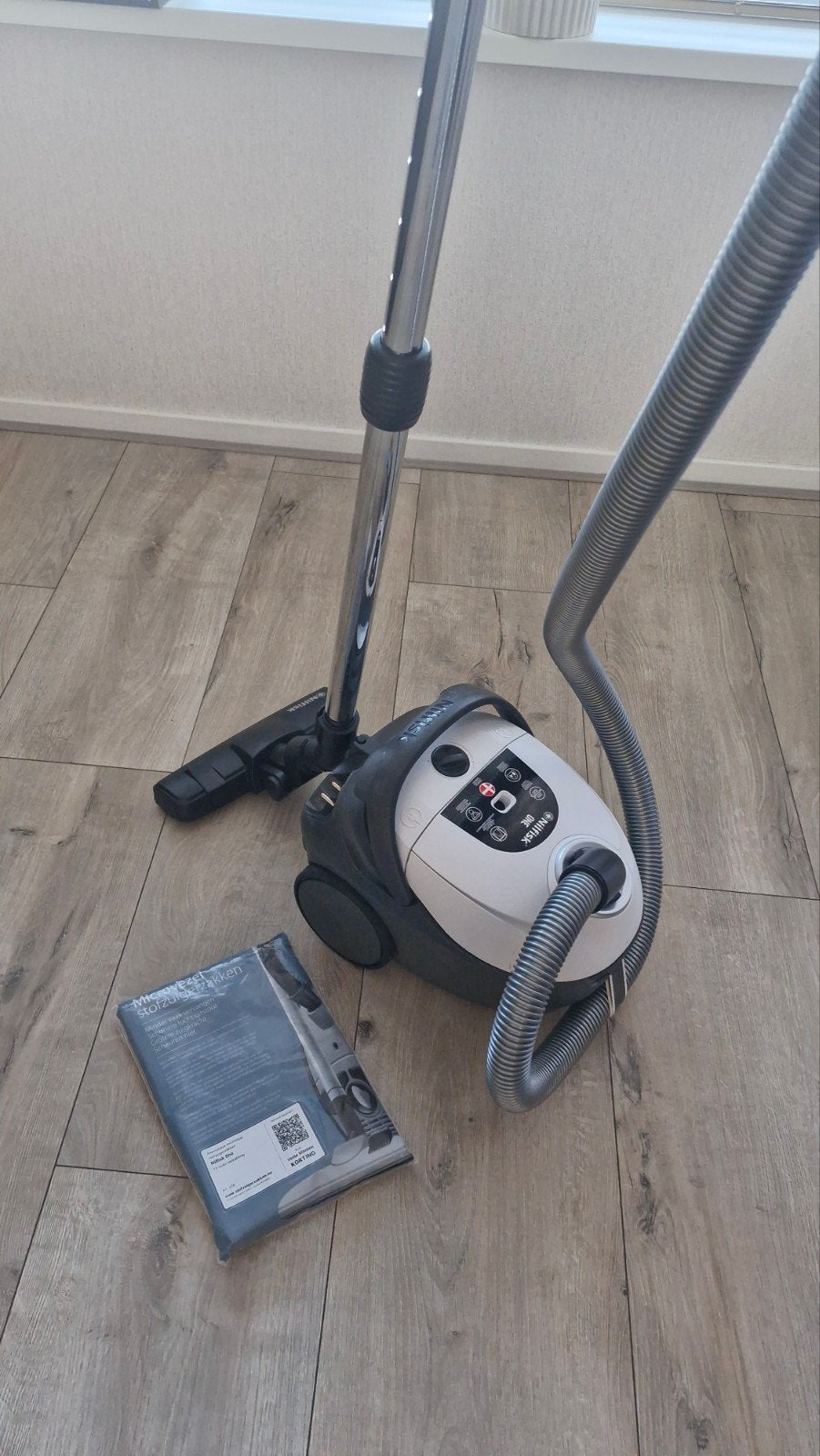 Nilfisk One 750W stofzuiger - Zo goed als nieuw, Ophalen, Zo goed als nieuw