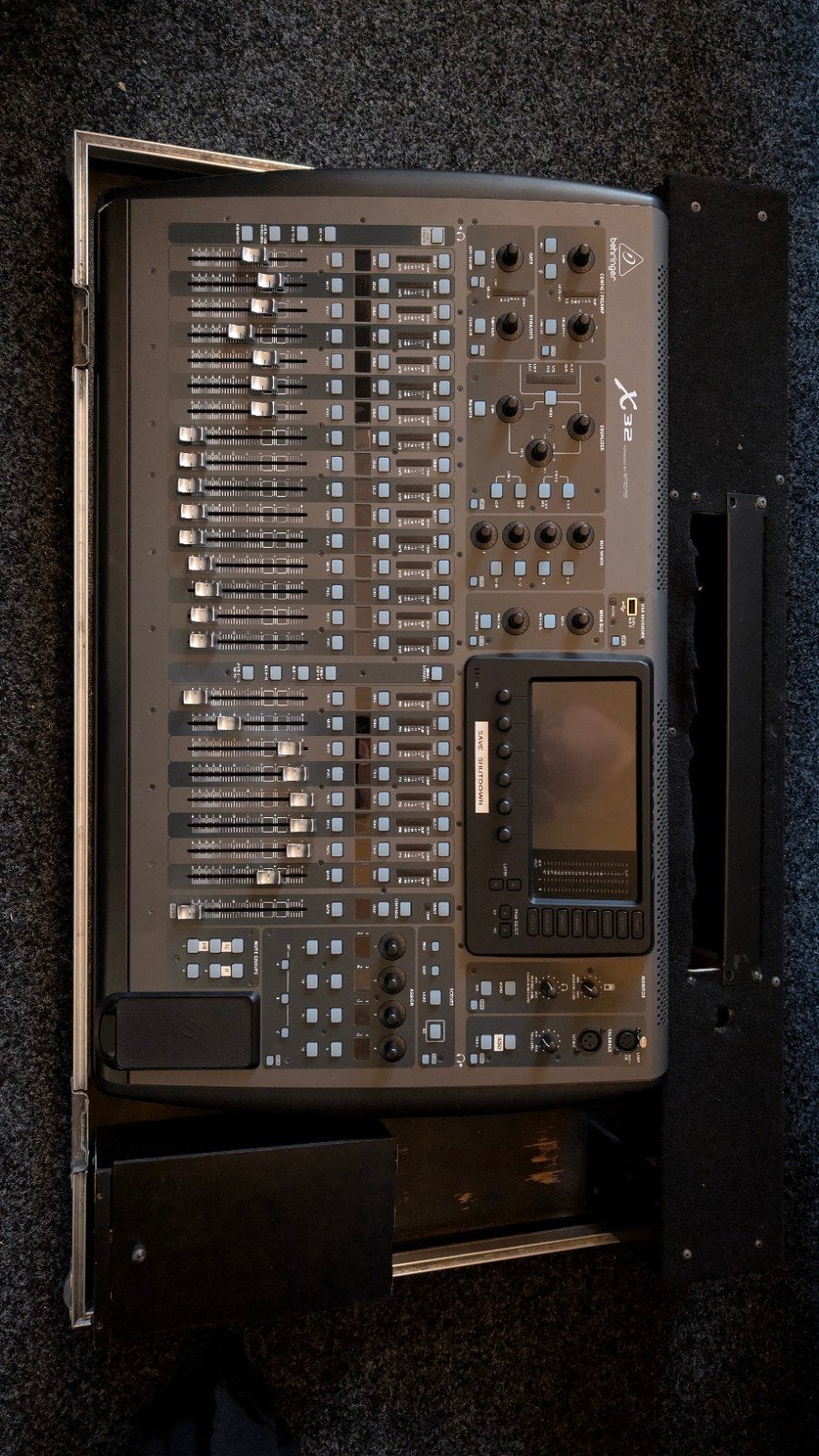 Behringer X32 Digitale Mixer met Flightcase, Ophalen, Gebruikt, 20 kanalen of meer, Microfooningang