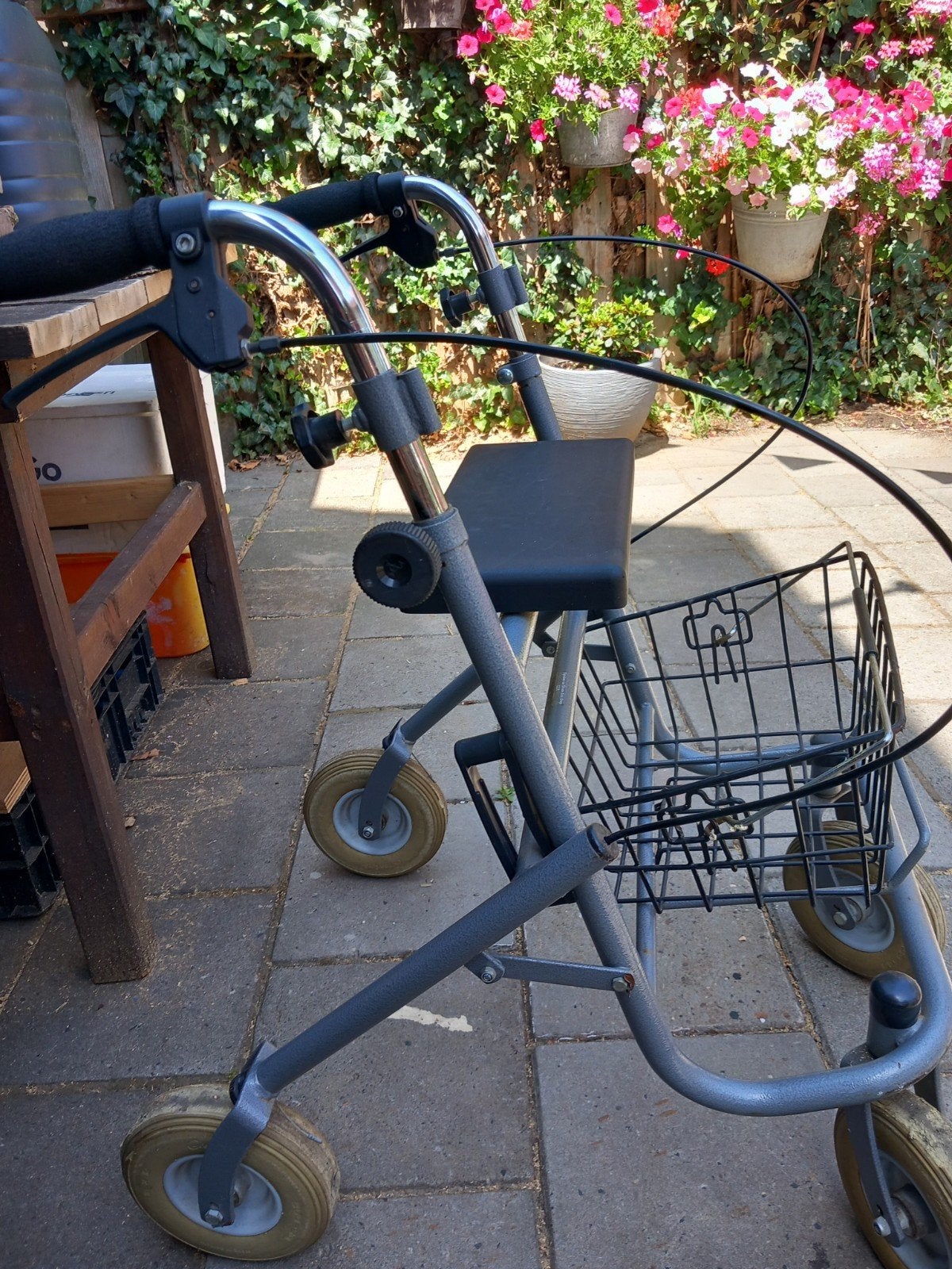 Rollator, Ophalen