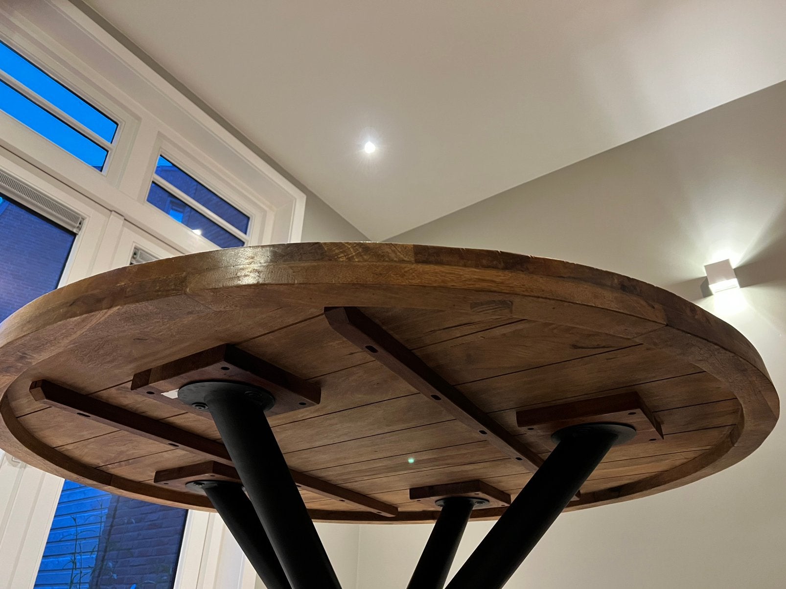 Prachtige eettafel mangohout Ø 150 cm – industrieel, Ophalen, Gebruikt, 7944HT, Beauty