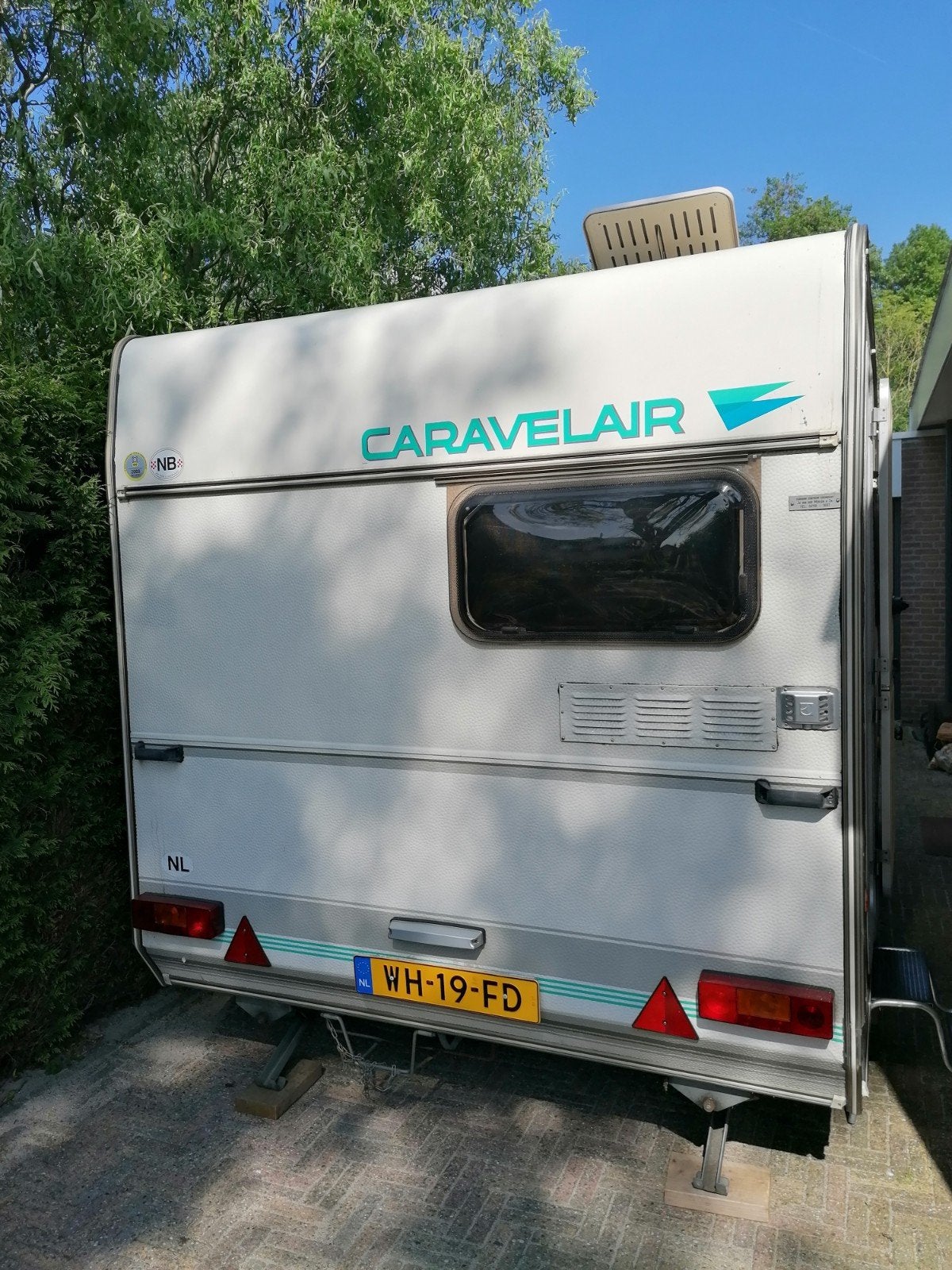 Caravelair Bamba 330 EK inclusief voortent, Vast bed, Tot en met 2, Particulier, 500 - 750 kg