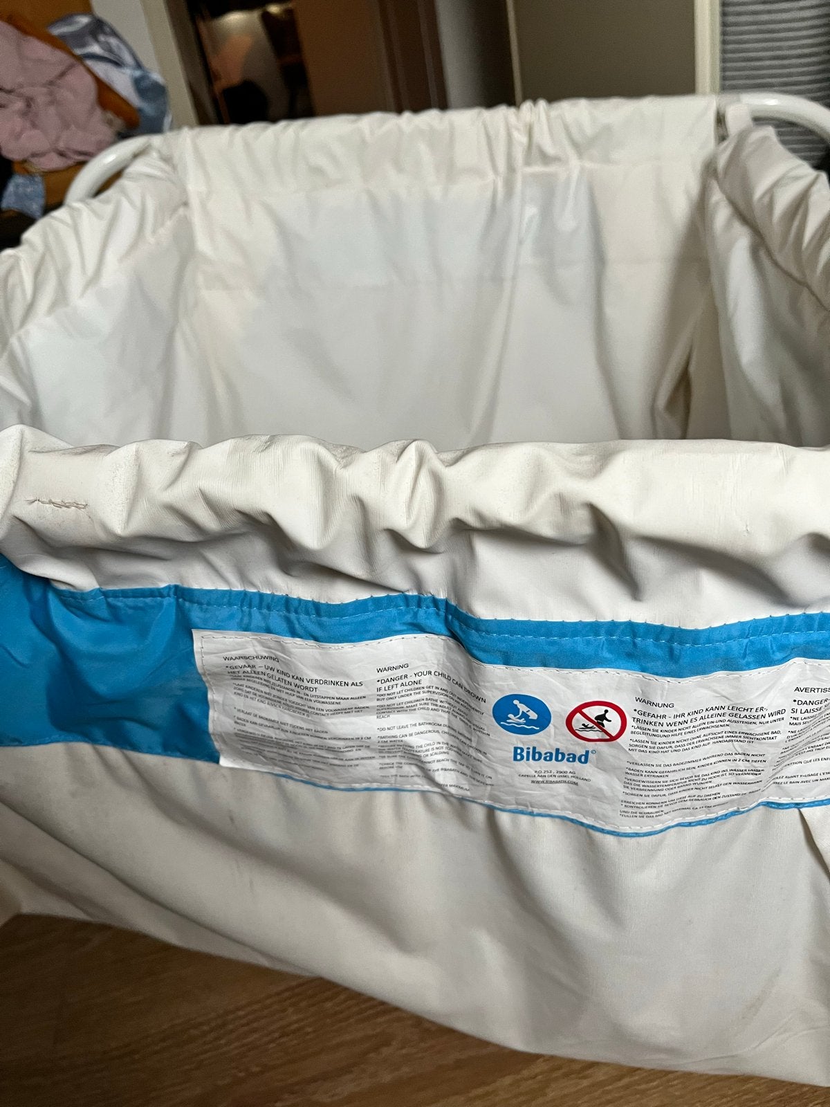 Bibabad opvouwbaar kinderbadje met standaard, Kinderen en Baby's, Gebruikt, Badje, Standaard, Ophalen