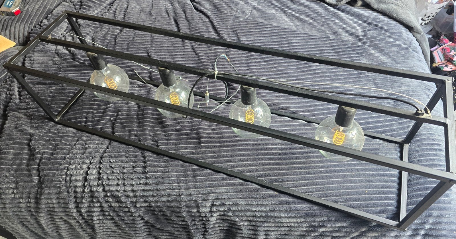 Zwarte industriële hanglamp met 4 Edison lampen, Ophalen, E27 (groot), Zo goed als nieuw, Glas