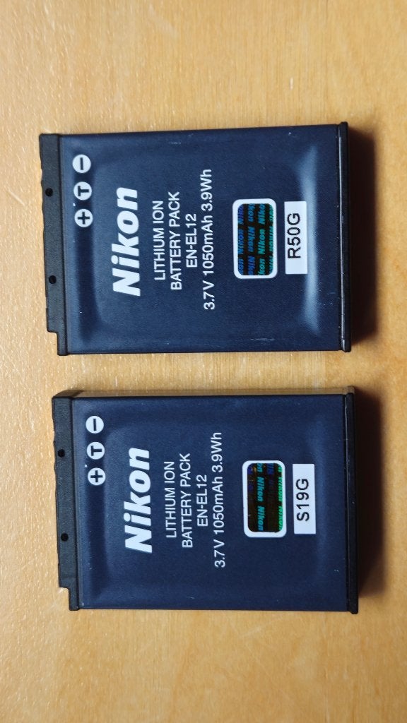 Nikon lithium ion battery pack en-el12 3.7v 1050mah 3.9wh, Gebruikt, Nikon, Nikon, Batterij