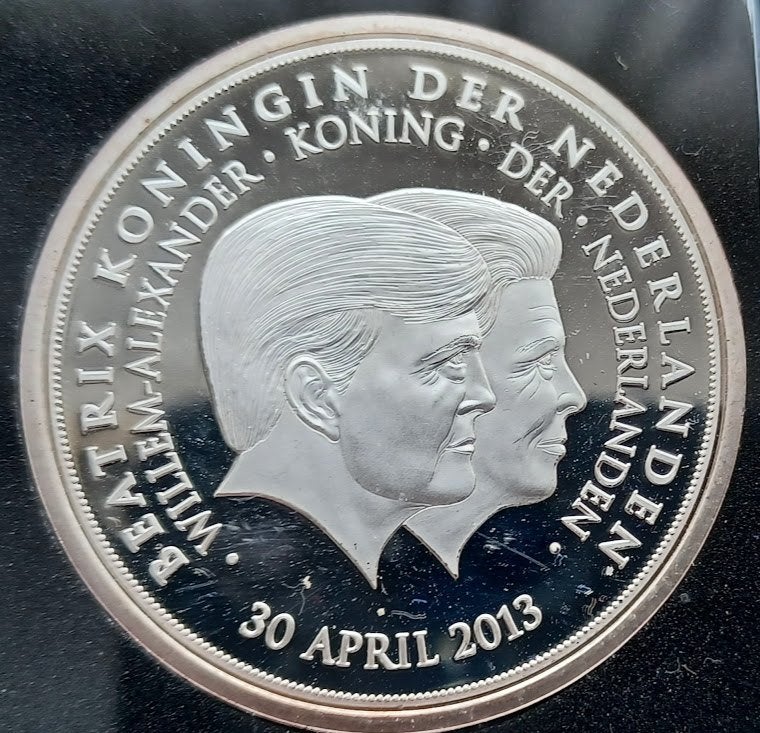 Penning Abdicatie Koningin Beatrix - 2013  Proof, Postzegels en Munten, Penningen en Medailles, Verzenden, Overige materialen