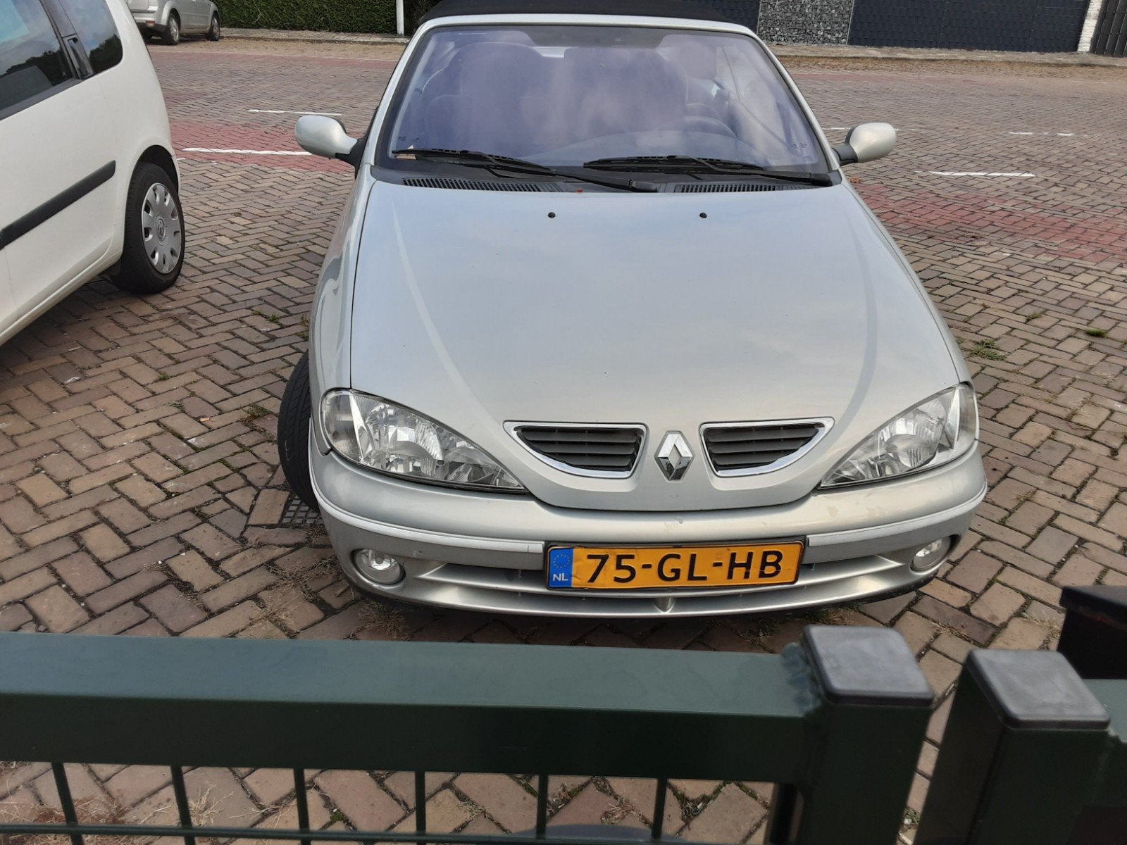 RENAULT CABRIO VOOR ONDERDELEN EN/OF SLOOP, Auto-onderdelen, Ophalen, Renault