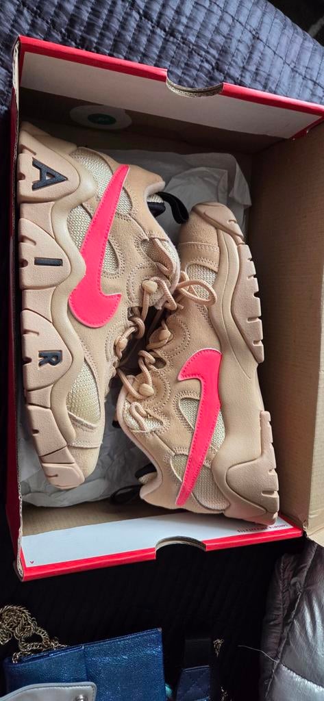 Nieuwe Nike Air Sneakers - Uitverkocht Model - Maat 38.5, Beige, Nike, Nieuw, Ophalen of Verzenden