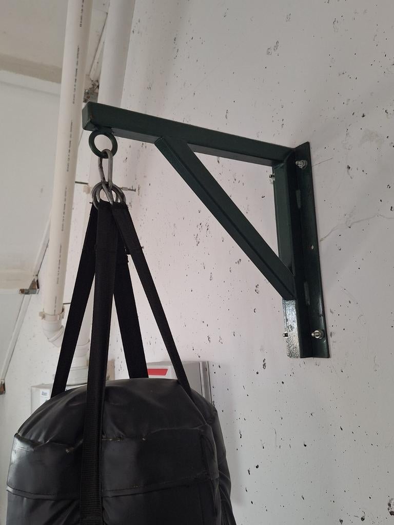 Bokszak met muurbeugel en optrekstang, Ophalen of Verzenden, Gebruikt, Bokszak