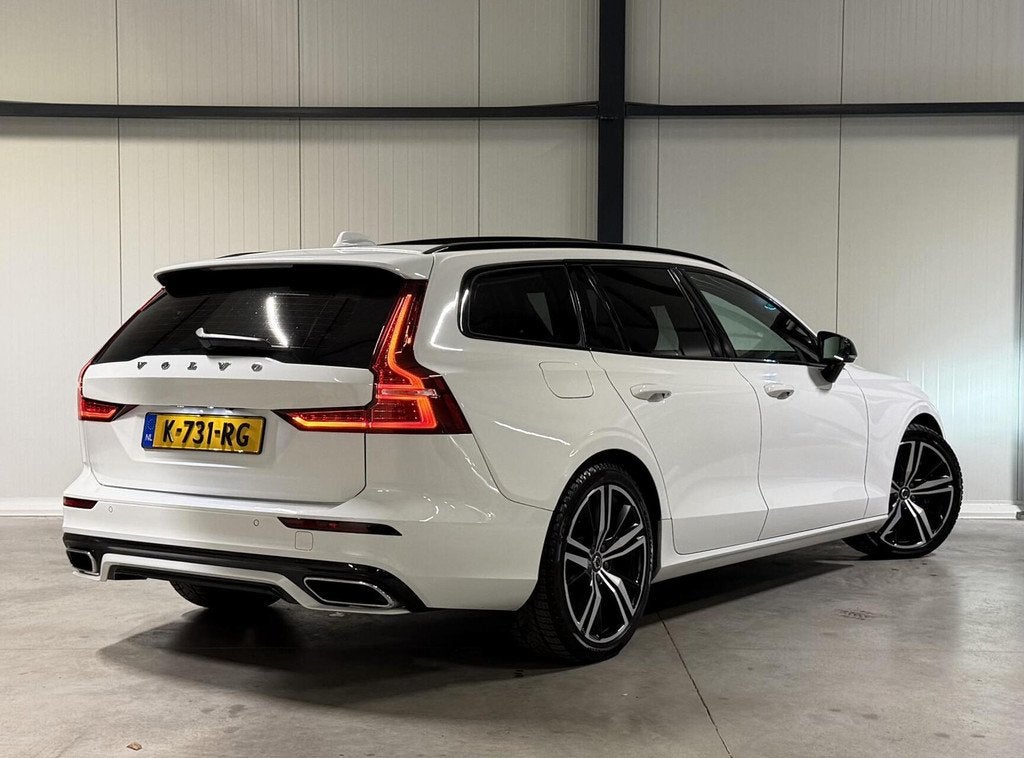 Volvo V60 2.0 T6 Recharge AWD R-Design Pano Leer Camera NAP, Auto's, Volvo, Automaat, Gebruikt, Euro 6, 4 cilinders