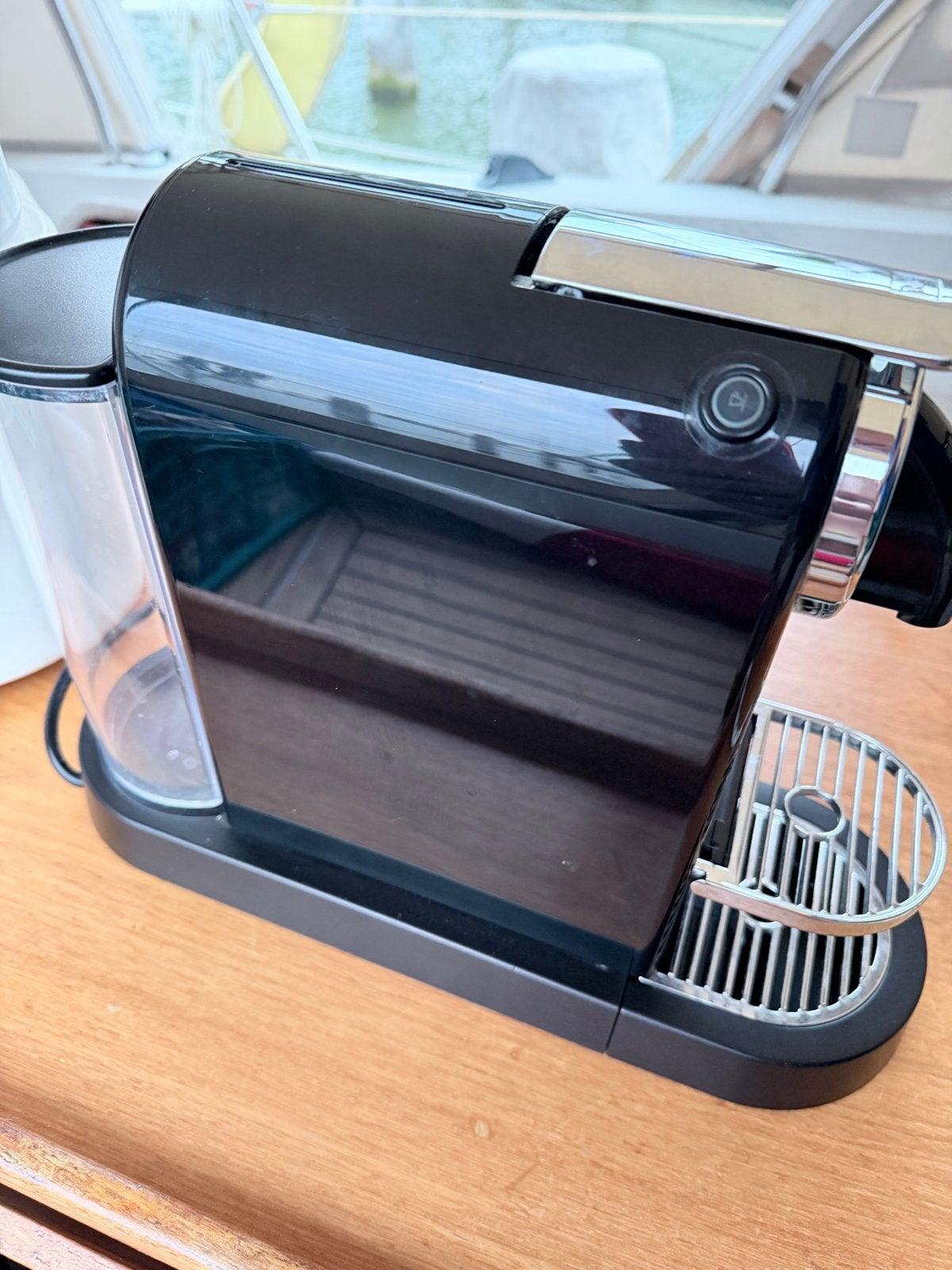 Nespresso Inissia met Aeroccino 3 melkopschuimer, Espresso apparaat, Ophalen of Verzenden, Zo goed als nieuw, 1 kopje