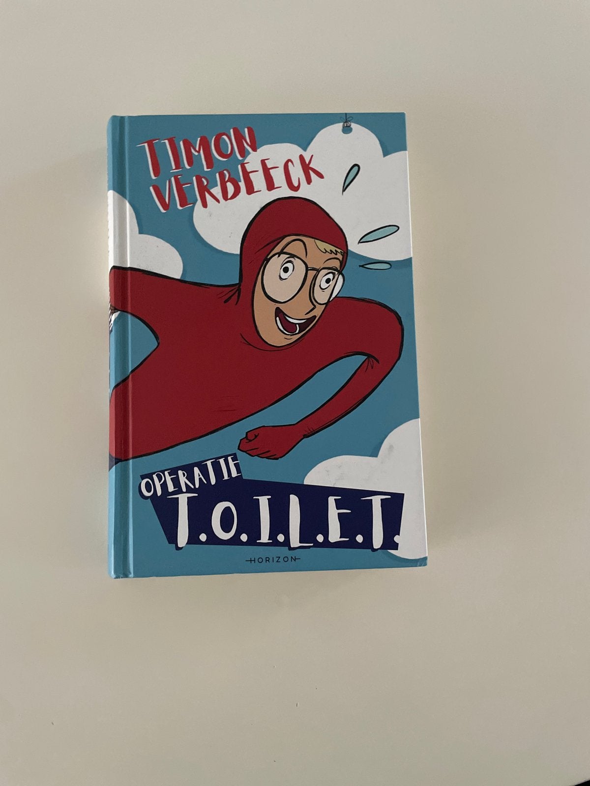 Timon Verbeeck - Operatie T.O.I.L.E.T. (Zo goed als nieuw), Boeken, Ophalen of Verzenden, Zo goed als nieuw, Fictie algemeen