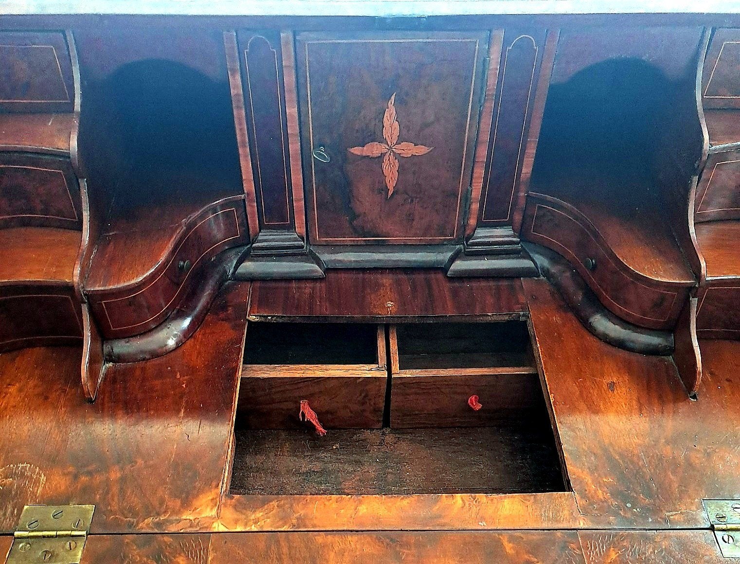 Foto 6 van Antieke Barok Secretaire Mahonie op Eikenhout ca. 1800