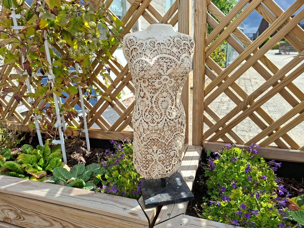 mooie zeer grote vrouwen torso beeld met jurk aan, Ophalen of Verzenden, Zo goed als nieuw, Mens
