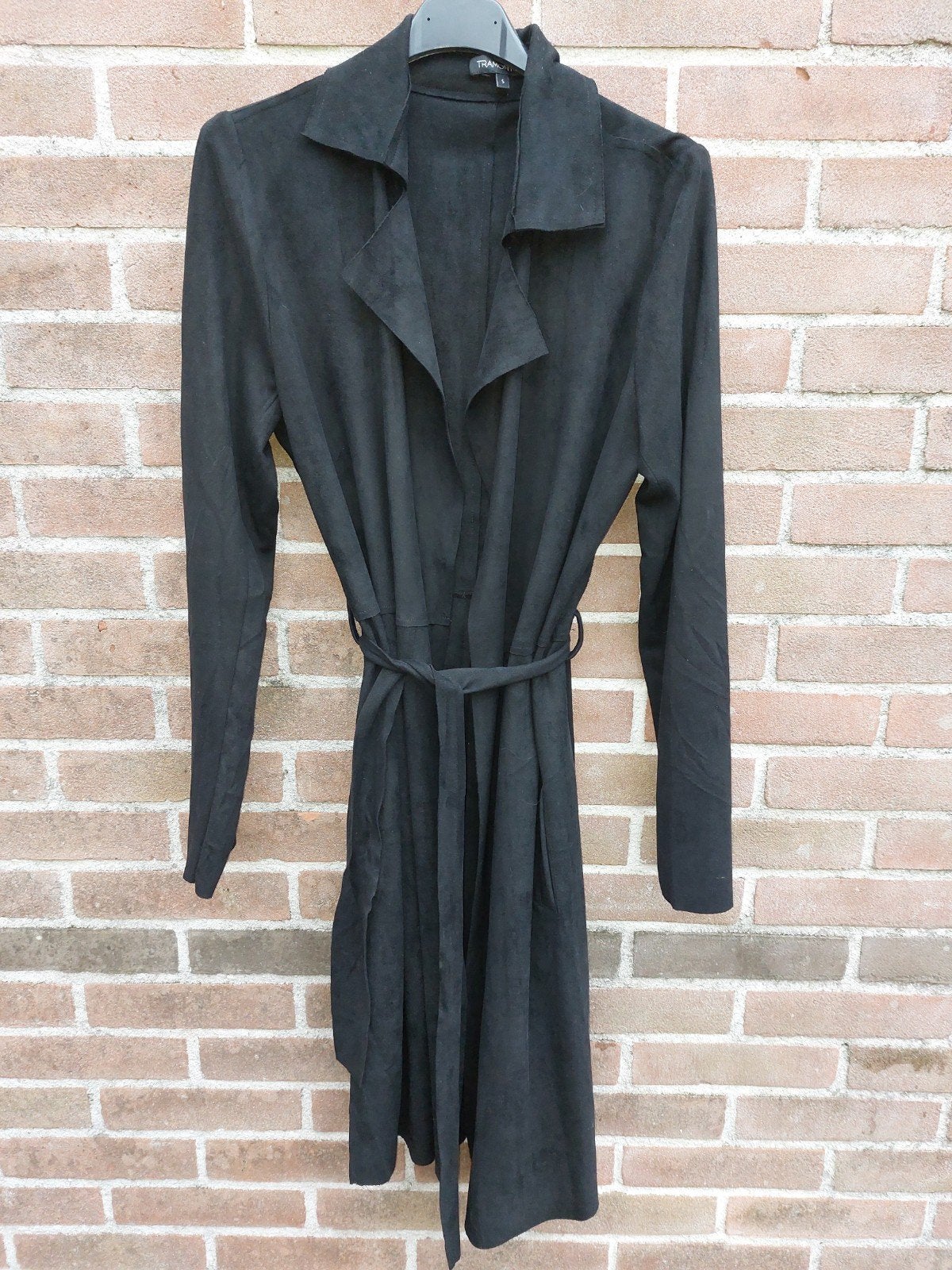 Zwart suèdelook lang vest jas maat S/36 nieuw Tramontana, Kleding | Dames, Ophalen of Verzenden, Nieuw, Maat 36 (S), Zwart