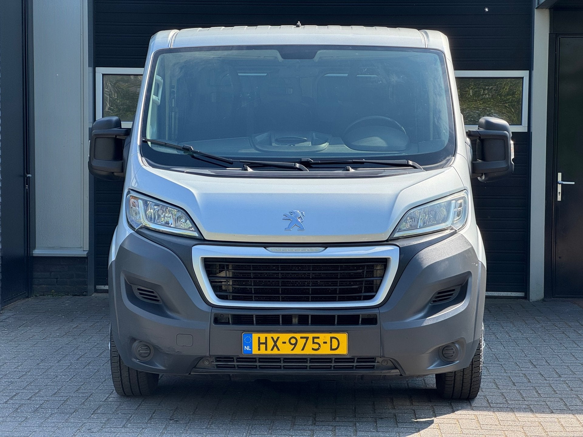 Peugeot Boxer 330 2.0 BlueHDI EURO6 L1H1 9P Airco, Navi, NAP, Auto's, Voorwielaandrijving, Gebruikt, Euro 6, 2500 kg