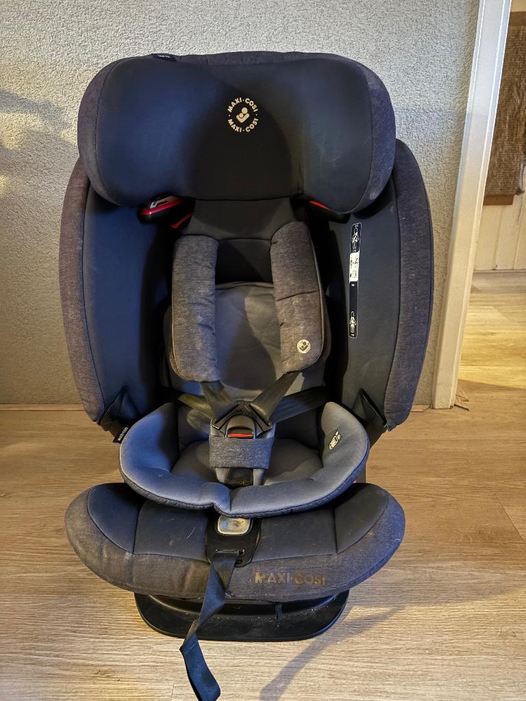 Maxi Cosi titan pro isofix autostoel, Ophalen, Verstelbare rugleuning, Zo goed als nieuw, 9 t/m 36 kg