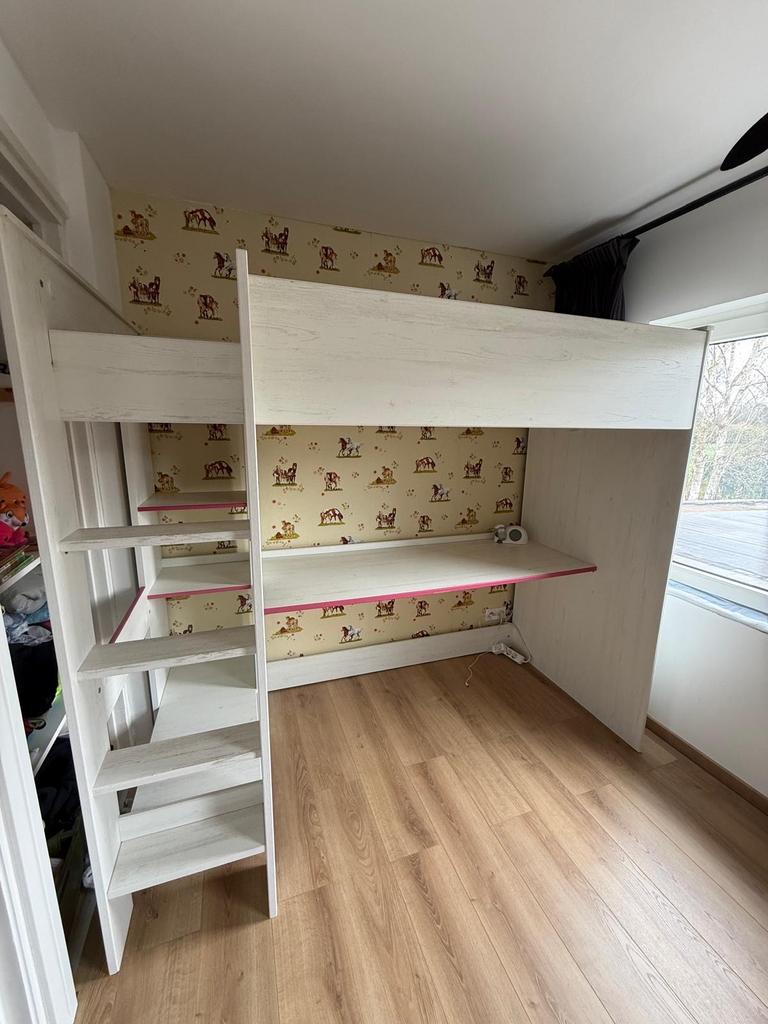 Hoogslaper Smoozy - grenen/wit - 179,8x118,5x205,6 cm, Huis en Inrichting, Slaapkamer | Stapelbedden en Hoogslapers, Ophalen, Hoogslaper