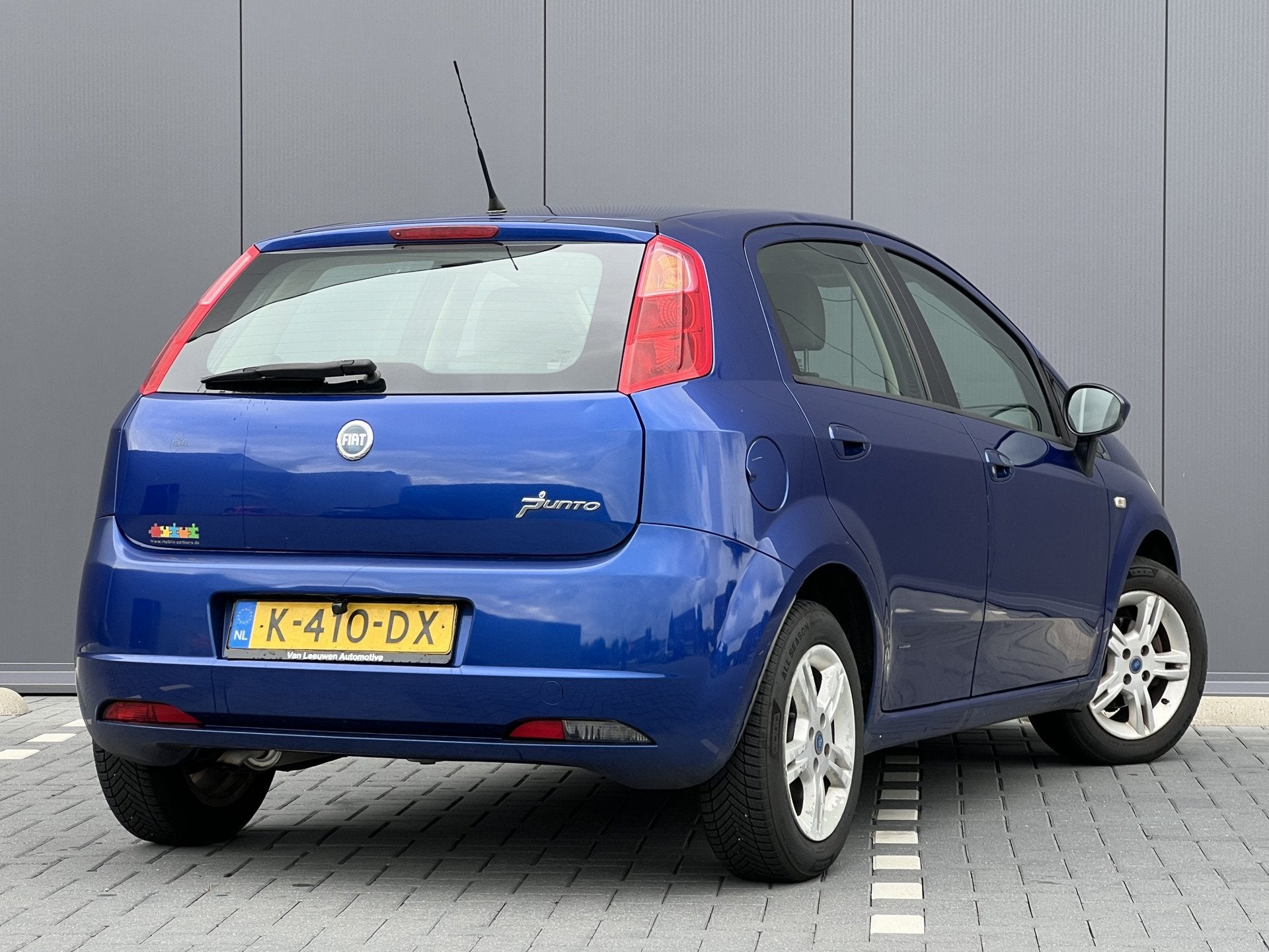 Fiat Grande Punto 1.4 Active | Airco | Achteruitrijcamera, Auto's, Voorwielaandrijving, Stof, Zwart, 4 cilinders