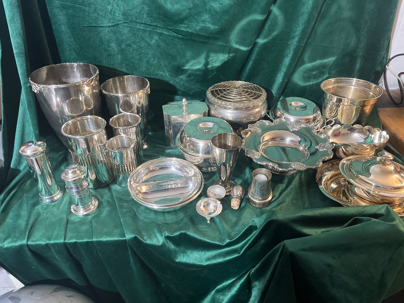 Grote collectie verzilverde tafelstukken en servies, Ophalen of Verzenden, Zilver