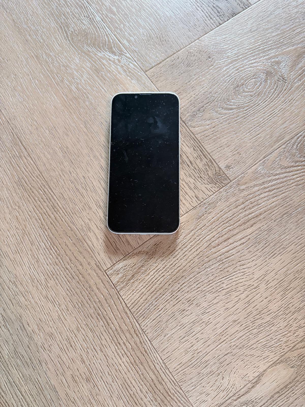 iPhone 14 wit