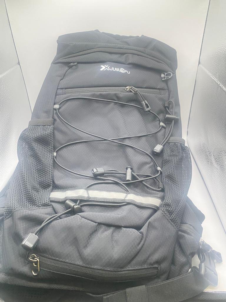 Zwarte Hydratatie Rugzak met Waterzak - Ideaal voor Sport, Wieltjes, 40 tot 60 cm, 30 cm of meer, Zwart