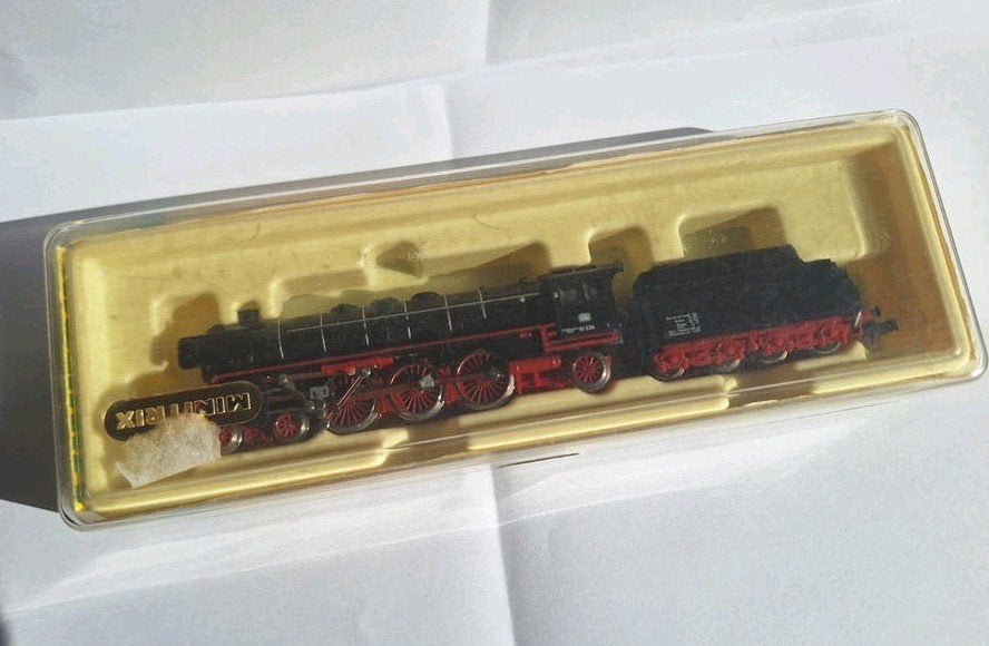 Minitrix Stoomlocomotief 01 met Tender - Zwart/Rood, Gebruikt, Ophalen of Verzenden, Analoog, Gelijkstroom