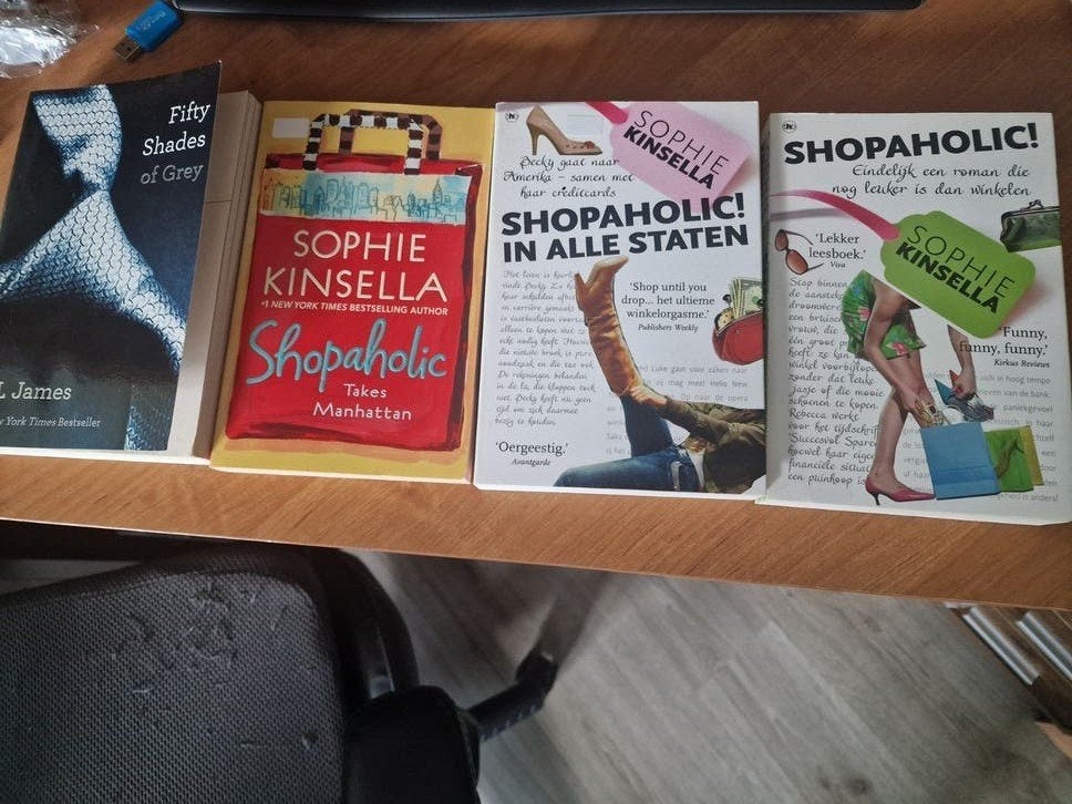 Boekenpakket: Shopaholic serie (3x) en Fifty Shades of Grey, Boeken, Gelezen, Ophalen of Verzenden, Nederland, Sophie Kinsella, E.L. James