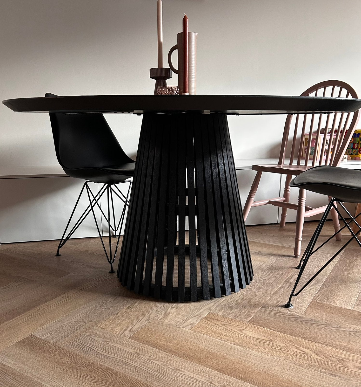 NOUS Living eetkamertafel rond 140 cm, Ophalen, Rond, Zo goed als nieuw, Vijf personen of meer