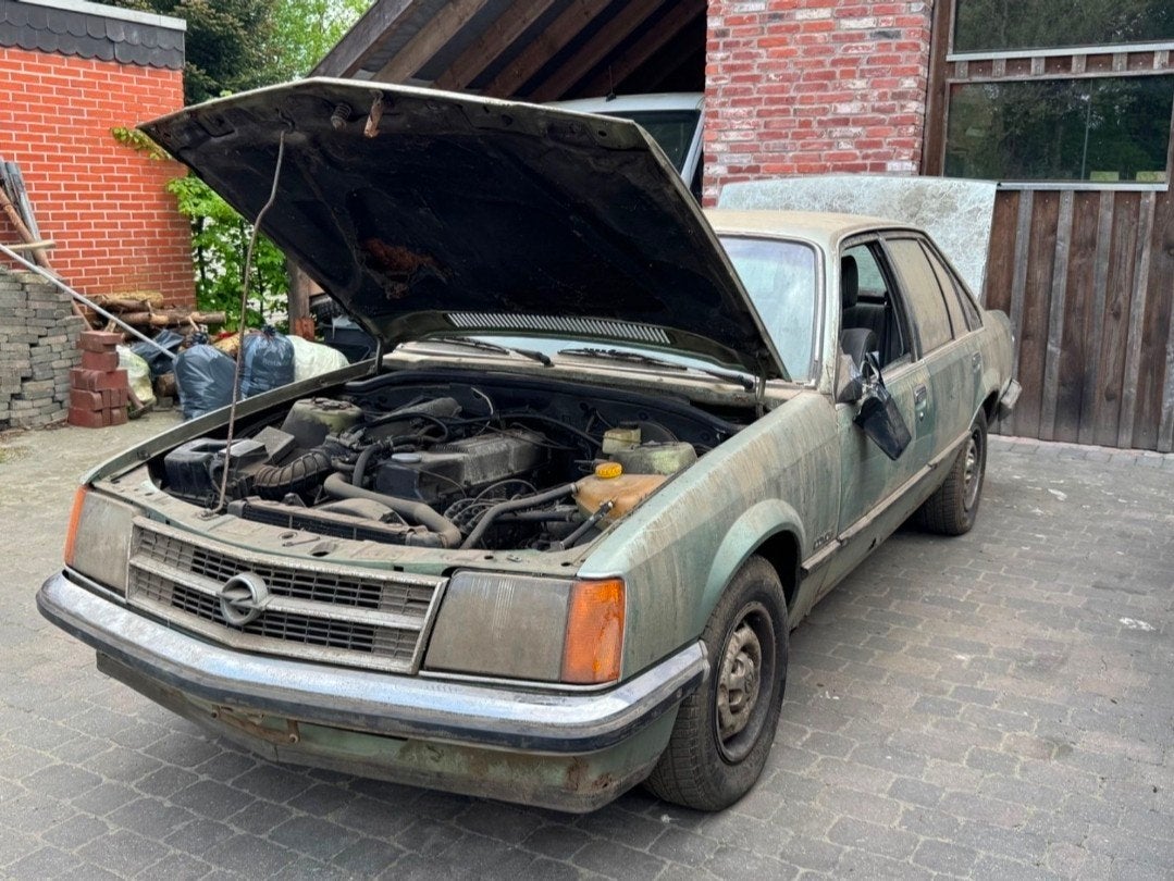 🚗 GEVRAAGD: OUDE OPEL(S) – LOOP/SLOOP & PROJECTEN, Auto's, 4 cilinders, A4, Zwart, 75 €/maand