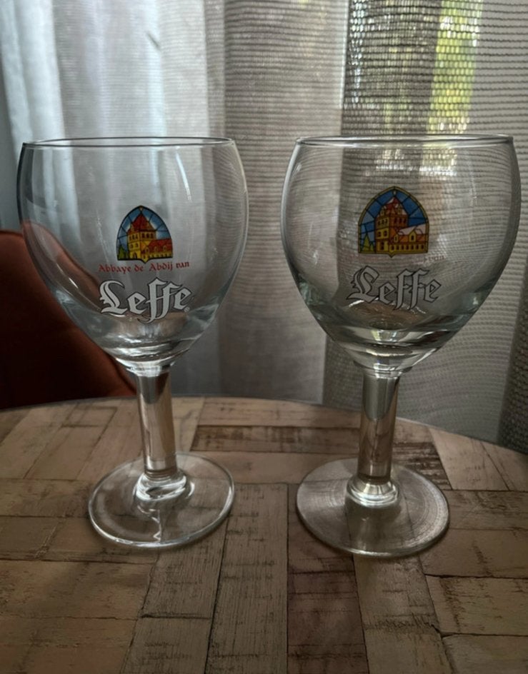 Leffe bierglas 2x 0,33 cl, Ophalen of Verzenden, Zo goed als nieuw, Glas of Glazen, Overige merken