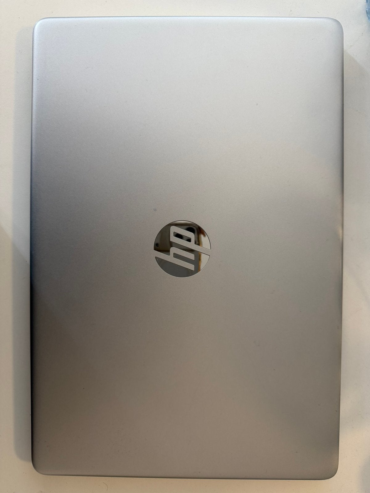 HP LAPTOP MET OPLADER, Computers en Software, Windows Laptops, Ophalen, Gebruikt, 15 inch, 2 tot 3 Ghz