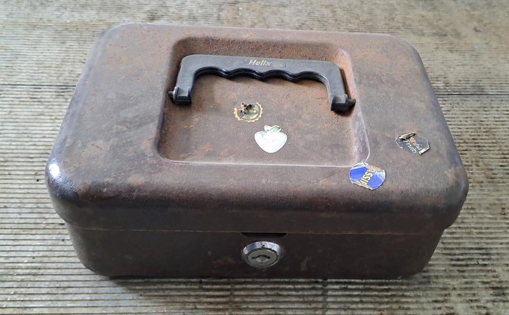 Vintage geldkistje, Ophalen