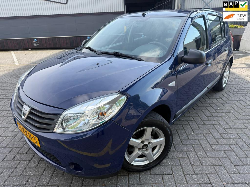 Dacia Sandero 1.2 Ambiance*AIRCO*APK*NAP*TERKHAAK, Voorwielaandrijving, Gebruikt, 31 €/maand, Metallic lak