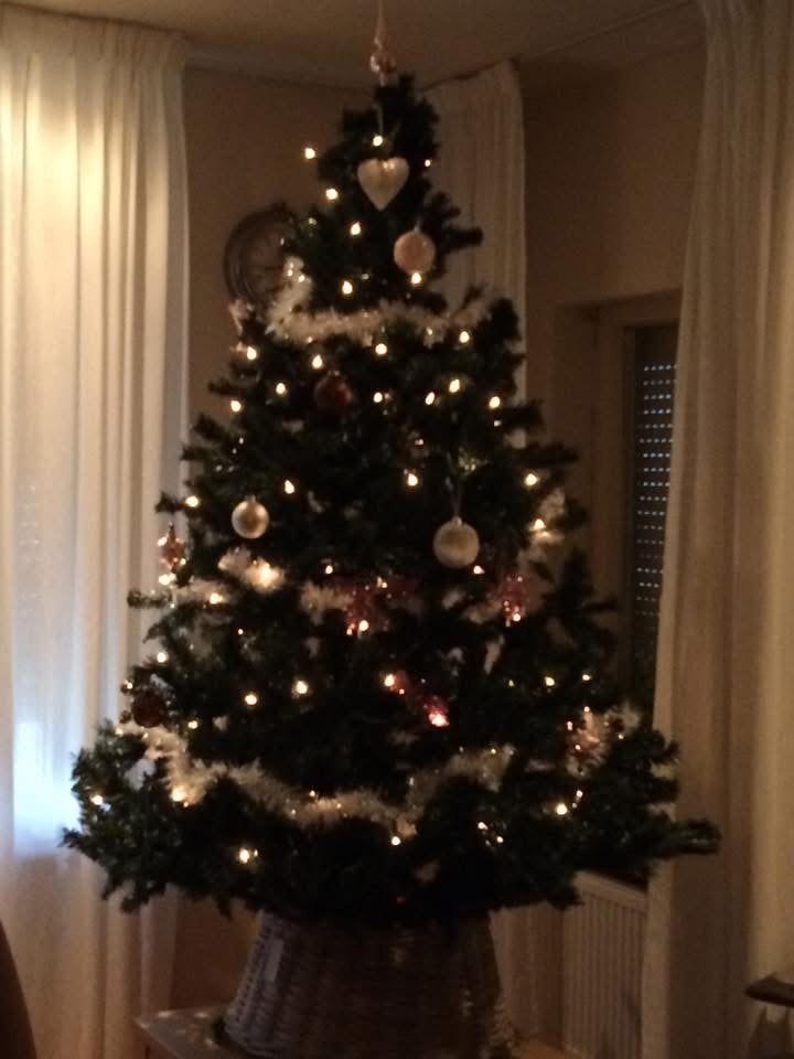 Kerstboom 2,10 mtr, Ophalen, Zo goed als nieuw