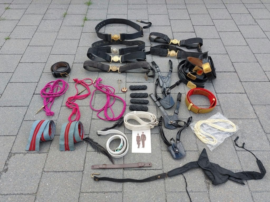 Lot Belgisch Leger ABL Ceremonie, Verzamelen, Ophalen of Verzenden, Landmacht, Overige gebieden, Kleding of Schoenen