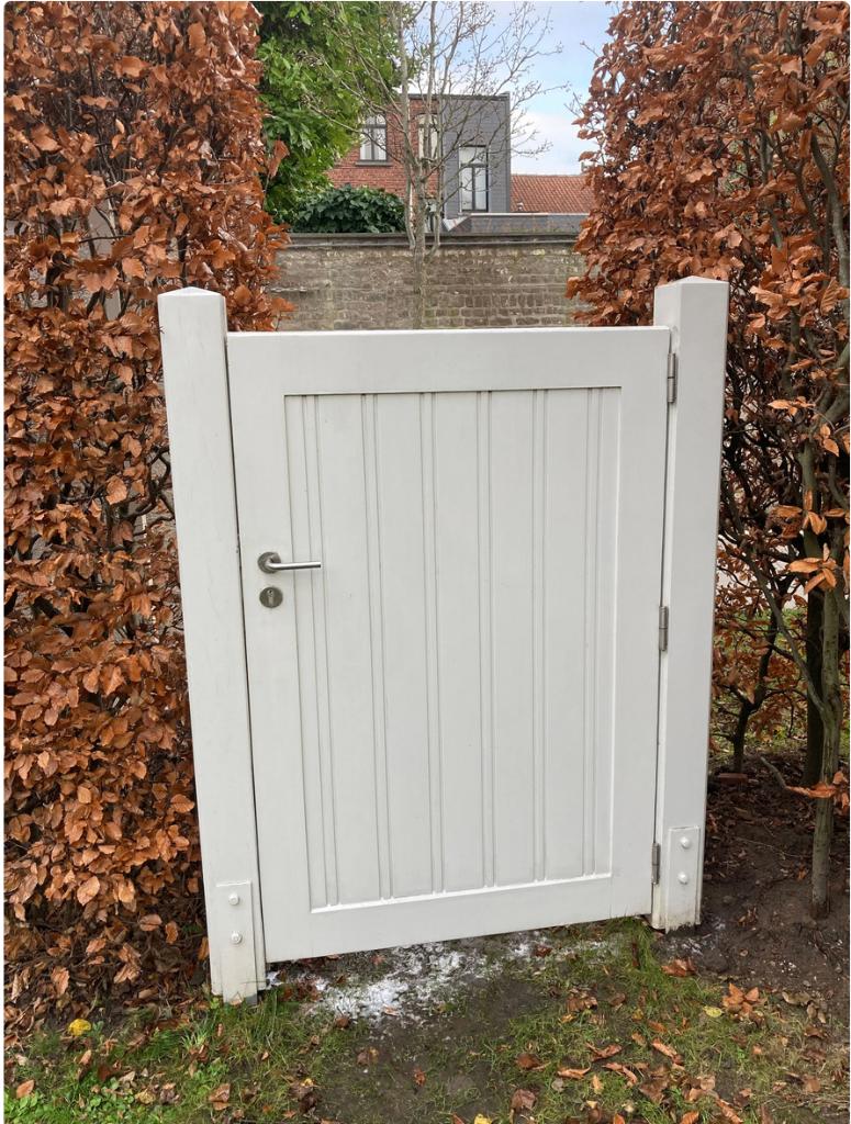 Exclusieve Padouk Tuinpoort – Massief Hardhout, Ophalen, Gebruikt, IJzer, Tuinhek