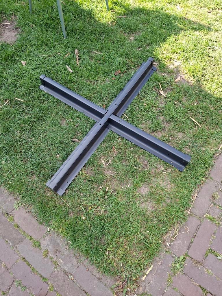 Grote en stevige parasolvoet - Kruisvoet, Ophalen, Gebruikt, Parasolvoet