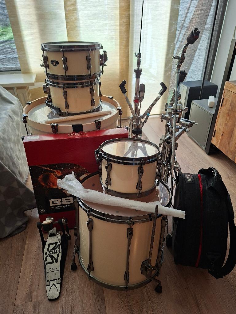 Tama Superstar Hyperdrive Drumstel - Sugar White, Muziek en Instrumenten, Drumstellen en Slagwerk, Ophalen, Zo goed als nieuw